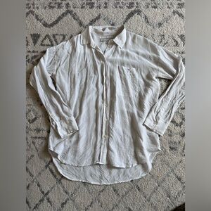 everlane washable silk size 4 button down